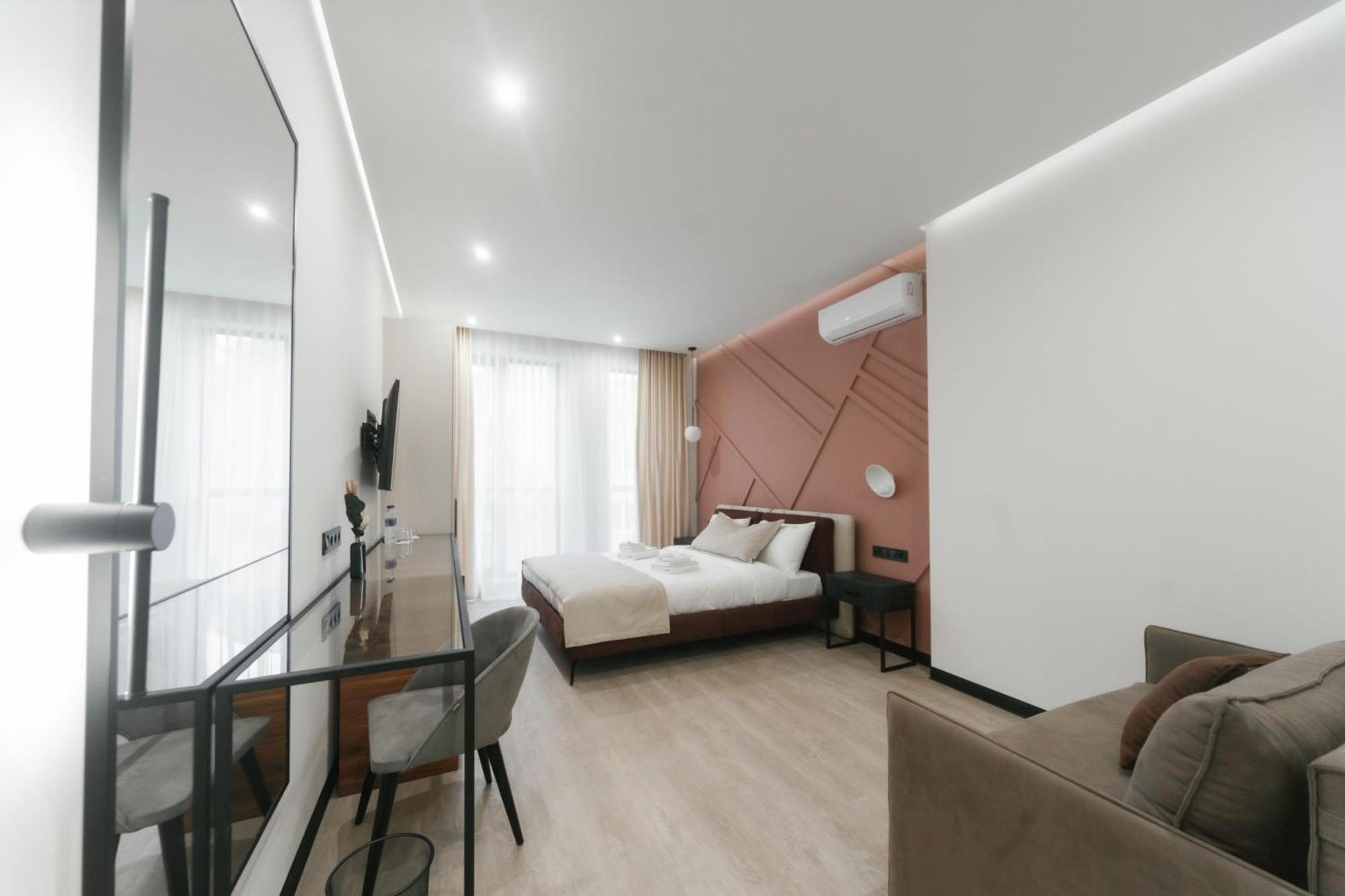 Select Hotel Lviv Exterior photo