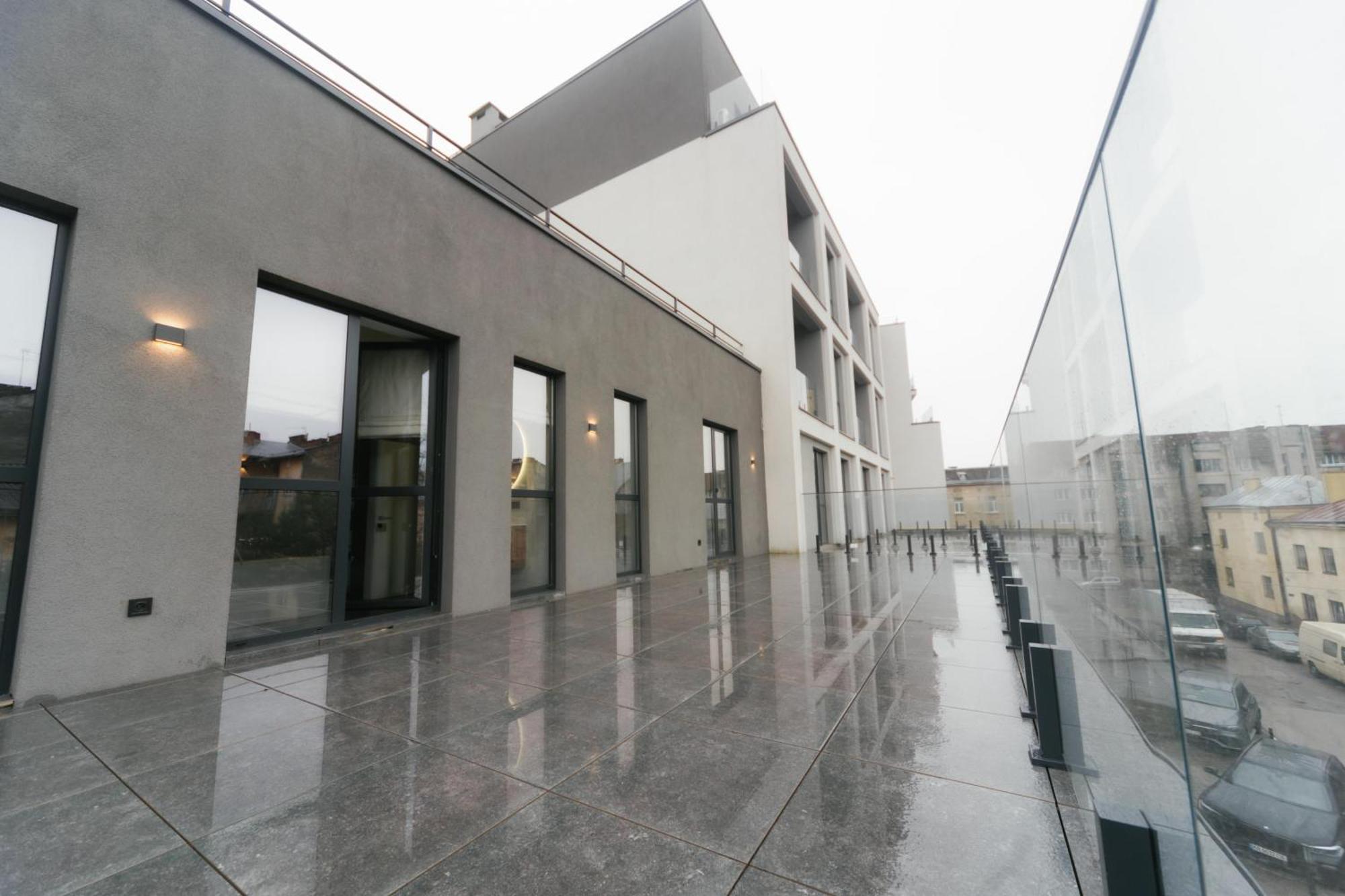 Select Hotel Lviv Exterior photo