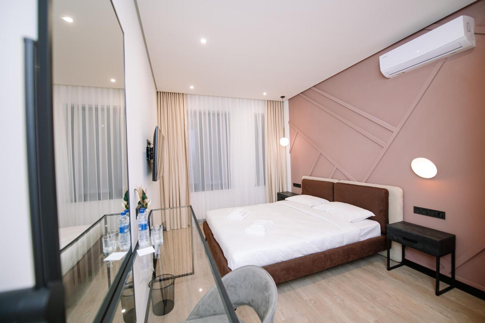 Select Hotel Lviv Exterior photo
