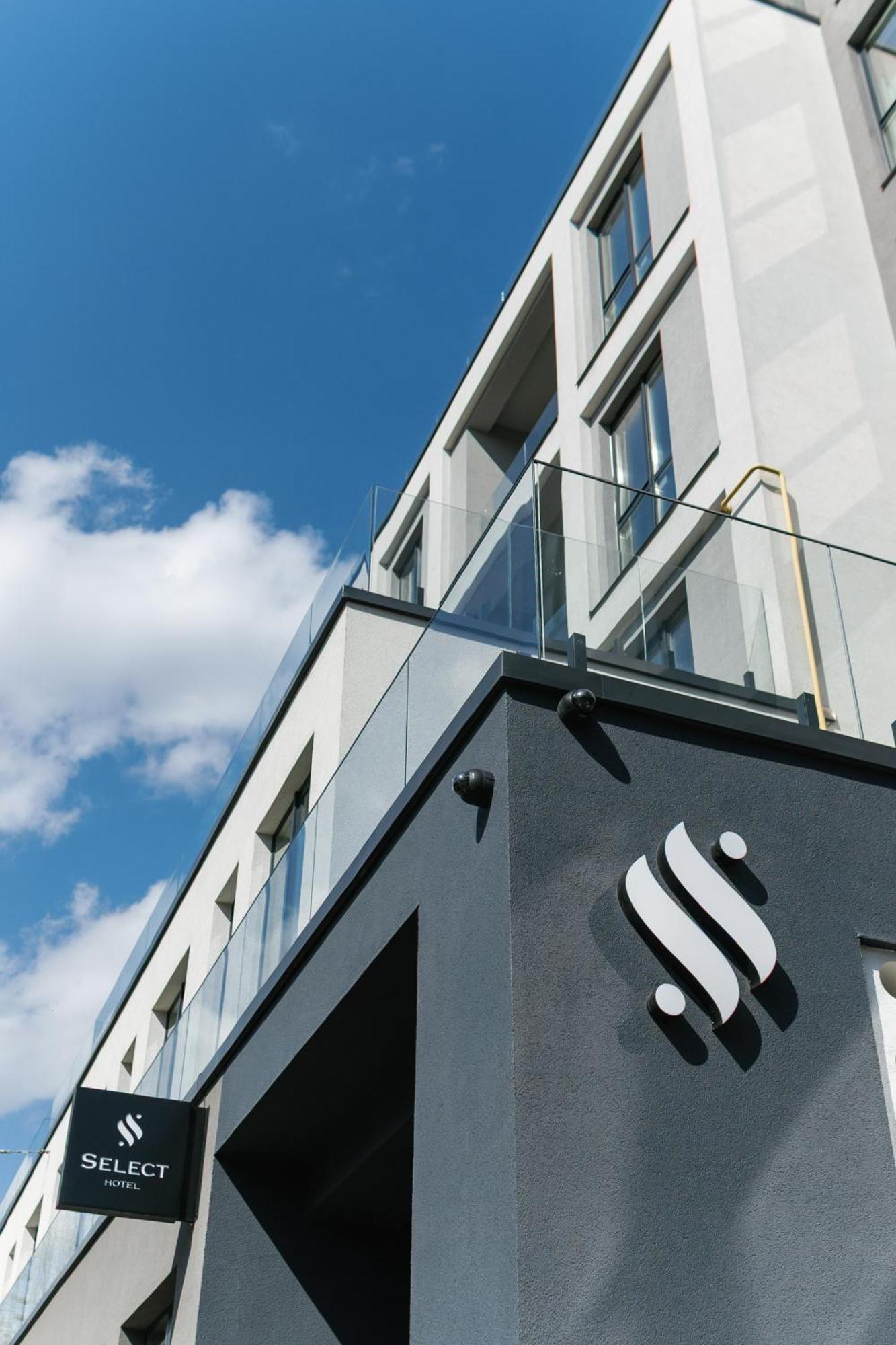 Select Hotel Lviv Exterior photo